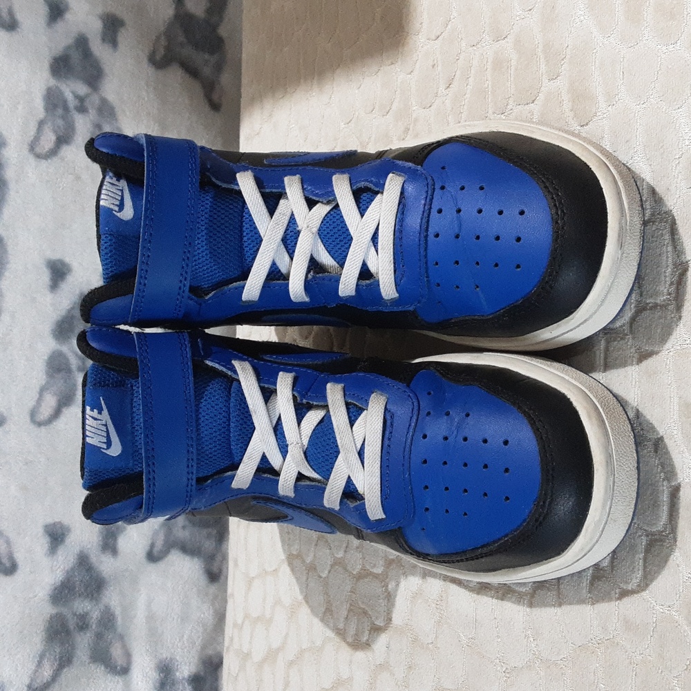Boys sneakers